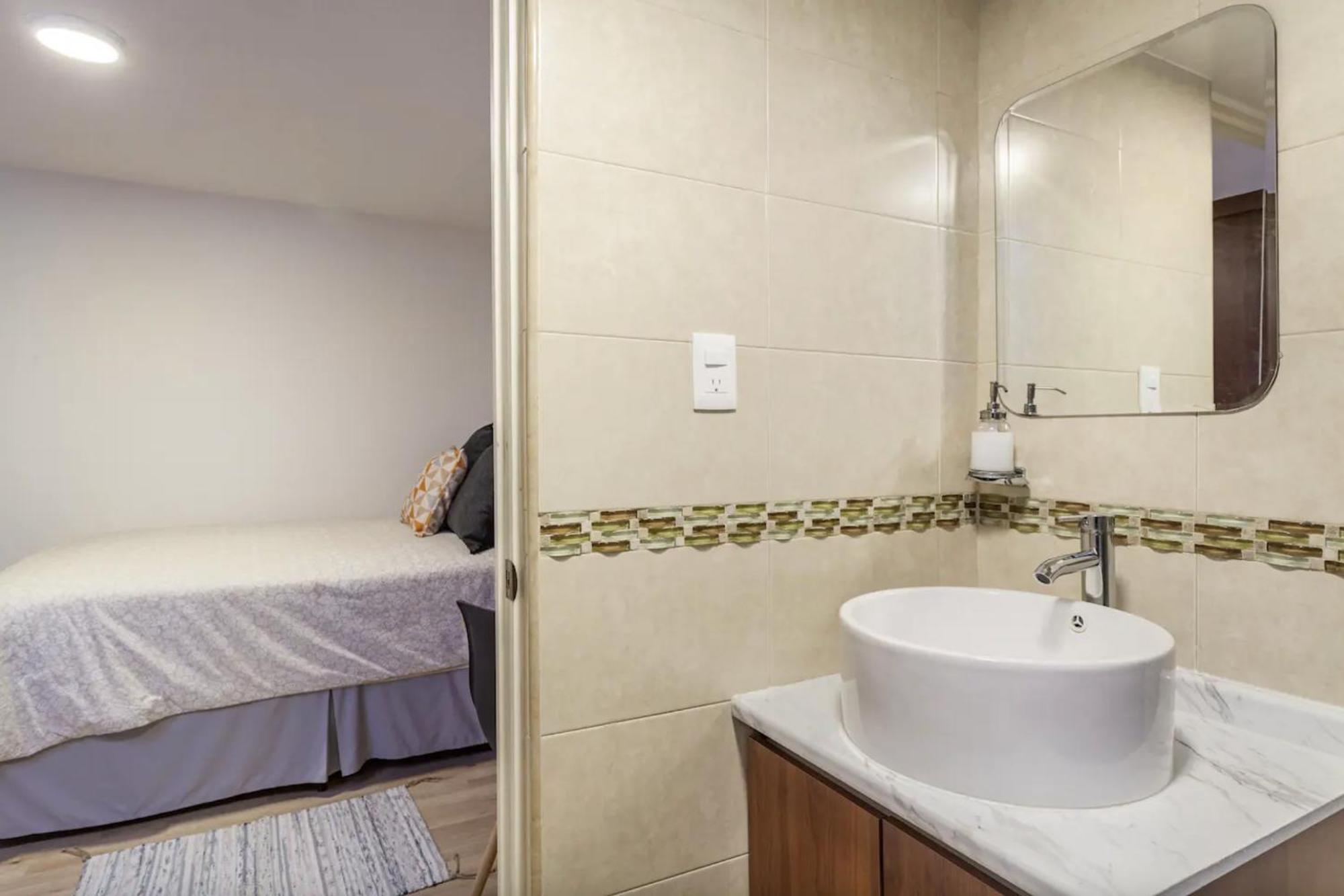 Bedroom With Private Bathroom In Roma Norte In Mexico City Exteriör bild